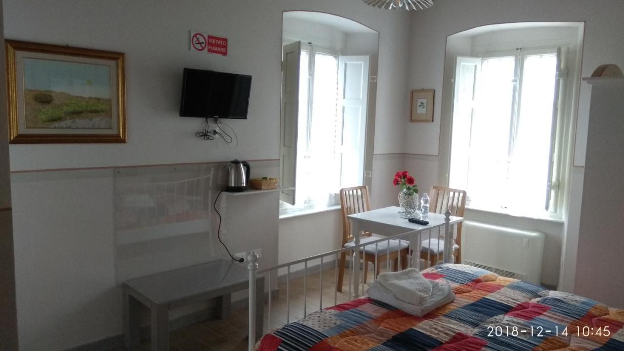 ルッカ Le Rondini Di San Donato Bed & Breakfast エクステリア 写真
